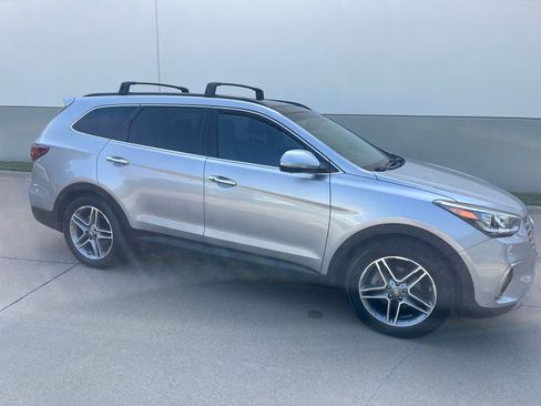 Used 2017 Hyundai Santa Fe FWD image 11