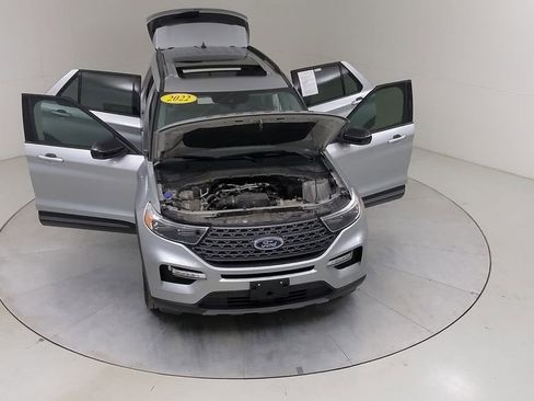 Certified 2022 Ford Explorer XLT w/ XLT Sport Appearance Package AWD/4WD image 48