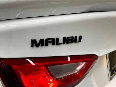 Used 2025 Chevrolet Malibu RS FWD image 30