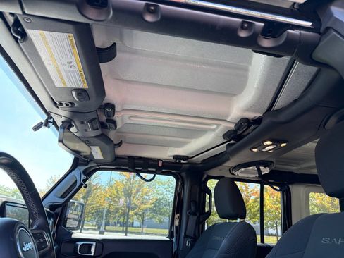 Used 2020 Jeep Wrangler Unlimited Sahara w/ Uconnect 4C Nav & Sound Group AWD/4WD image 11