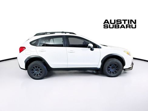 Used 2017 Subaru Crosstrek 2.0i Limited image 5