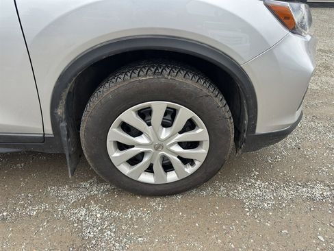 Used 2018 Nissan Rogue S image 15