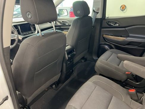 Used 2022 GMC Acadia SLE w/ Driver Convenience Package image 26