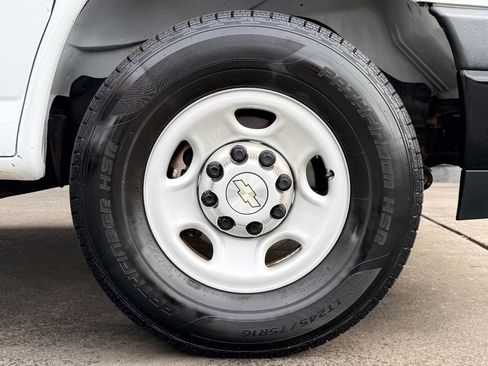 Used 2022 Chevrolet Express 2500 w/ Driver Convenience Package image 12