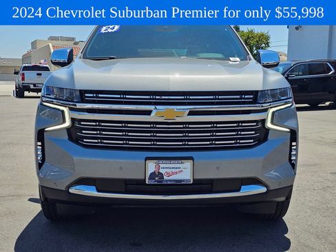 Used 2024 Chevrolet Suburban Premier AWD/4WD image 3
