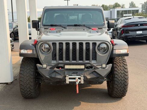 Used 2023 Jeep Gladiator Rubicon w/ Cold Weather Group AWD/4WD image 2