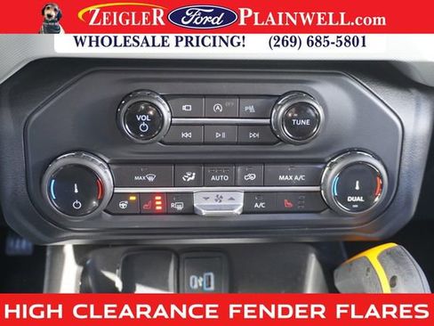 Used 2022 Ford Bronco Badlands image 21