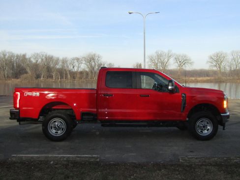 Used 2024 Ford F350 XL w/ FX4 Off-Road Package AWD/4WD image 6