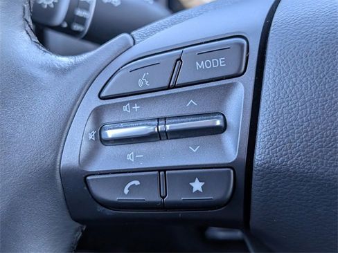 Used 2023 Hyundai Kona Limited image 24