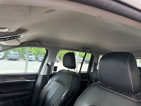 Used 2023 Jeep Grand Cherokee Limited w/ Black Appearance Package image 7