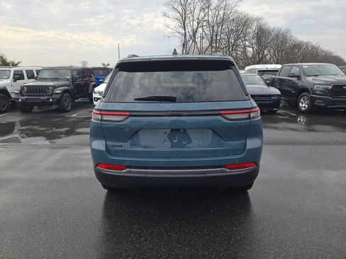 New 2026 Jeep Grand Cherokee Limited w/ Limited Altitude Package AWD/4WD image 4