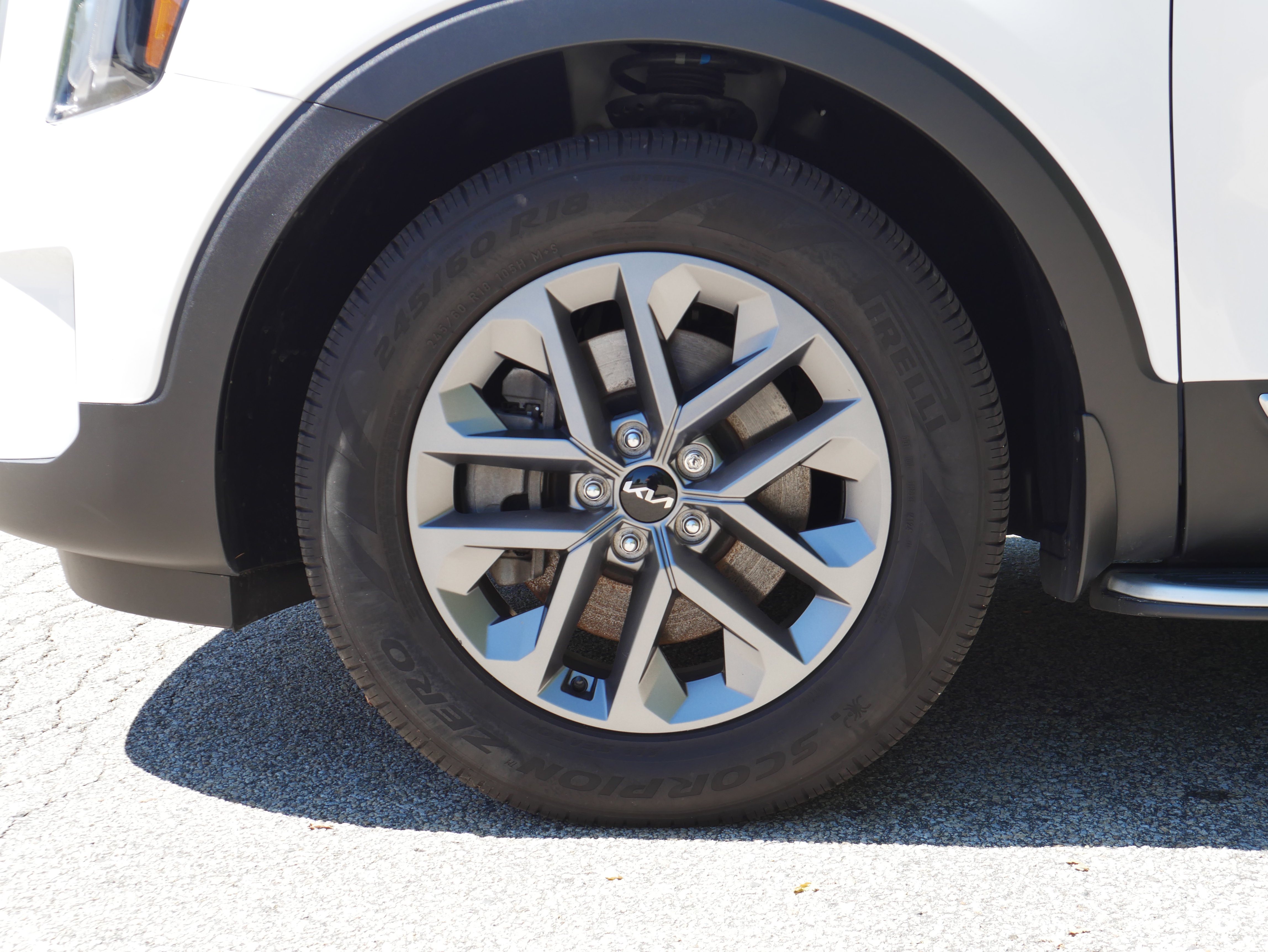Certified 2025 Kia Telluride LX FWD image 14