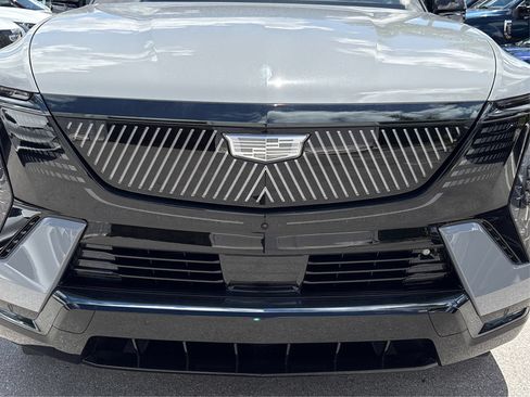 New 2026 Cadillac Escalade IQL Sport 2 w/ LPO, ONYX Package AWD/4WD image 15