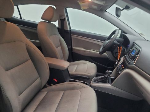 Used 2017 Hyundai Elantra SE image 21