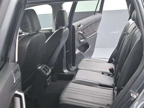 Used 2022 Volkswagen Tiguan SE AWD/4WD image 13