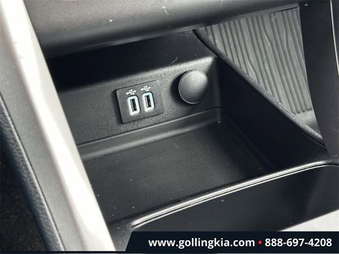 Used 2020 Ford Fusion SE image 27