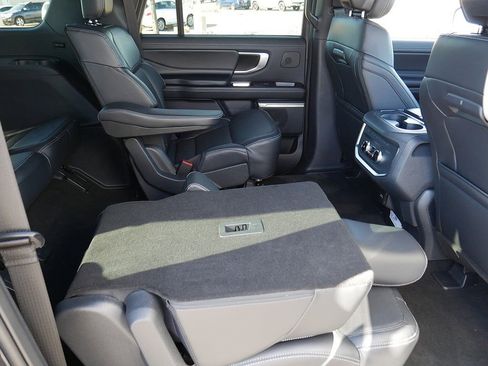New 2026 Ford Expedition Max Platinum w/ Stealth Performance Package AWD/4WD image 32