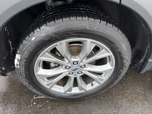 Used 2023 Ford Explorer Limited w/ Equipment Group 301A image 27