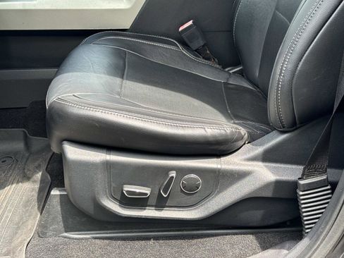 Used 2019 Ford F350 Lariat w/ Lariat Ultimate Package AWD/4WD image 19