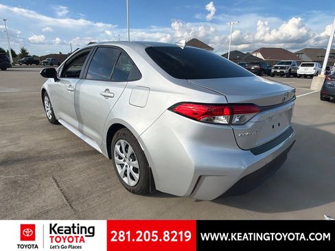 Used 2024 Toyota Corolla LE FWD image 5
