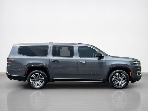 Used 2024 Jeep Wagoneer L Series II w/ Flexible Seating Group RWD image 9