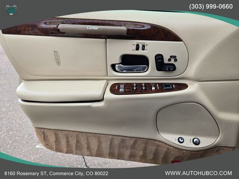 Used 2000 Lincoln Town Car Cartier image 17