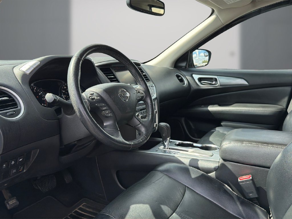 Used 2018 Nissan Pathfinder SL w/ Midnight Edition Package FWD image 13