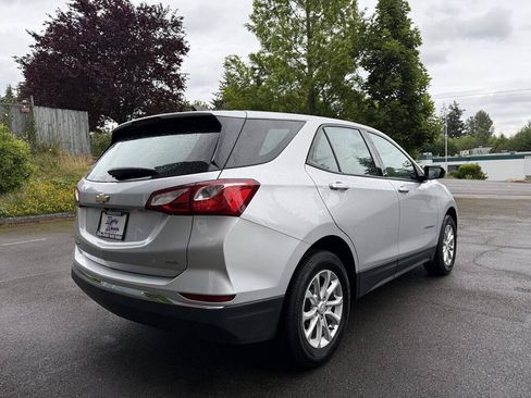 Used 2018 Chevrolet Equinox LS AWD/4WD image 3