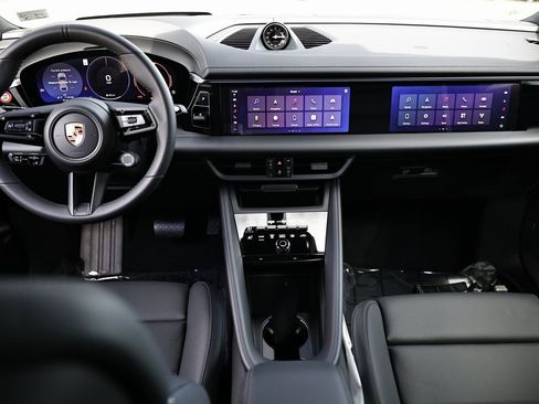 New 2025 Porsche Macan Electric image 29