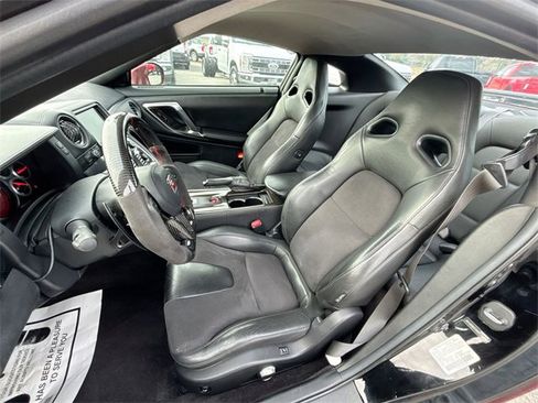 Used 2010 Nissan GT-R Premium image 27