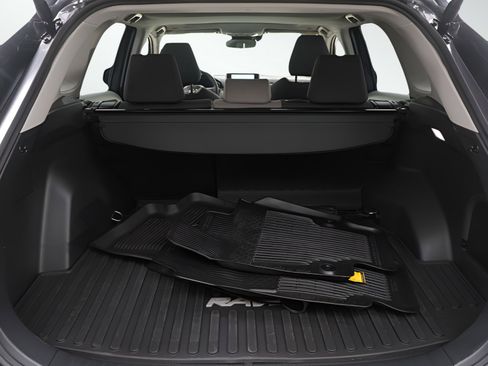 Used 2025 Toyota RAV4 XLE image 9