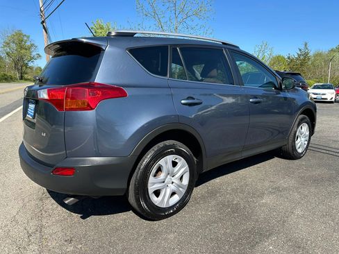 Used 2013 Toyota RAV4 LE FWD image 6