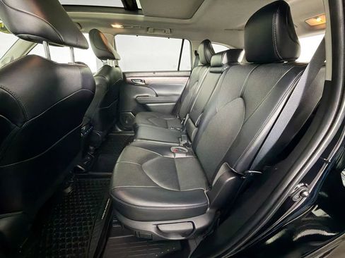 Used 2022 Toyota Highlander Limited image 25