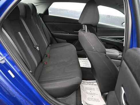 Used 2023 Hyundai Elantra SEL w/ Convenience Package FWD image 6