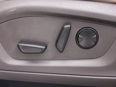 Used 2023 Ford Explorer Platinum w/ Technology Package AWD/4WD image 22