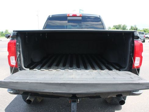 Used 2018 Chevrolet Silverado 1500 LTZ Z71 w/ LTZ Plus Package AWD/4WD image 16