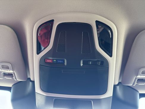 Used 2025 Subaru Outback Premium image 27