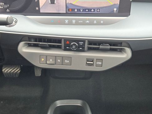 New 2026 Nissan Leaf FWD image 14