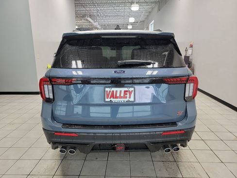 Used 2025 Ford Explorer ST image 11