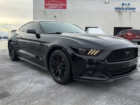 Used 2017 Ford Mustang Coupe image 2