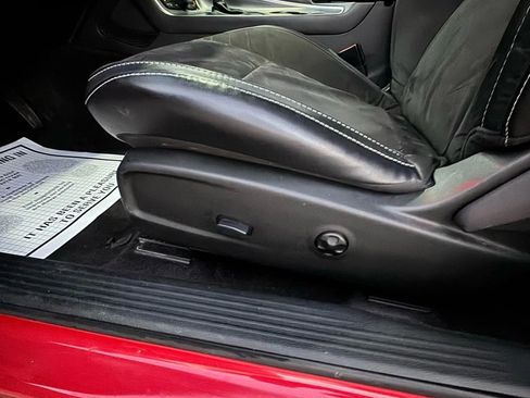 Used 2015 Dodge Challenger SRT w/ Technology Group image 23