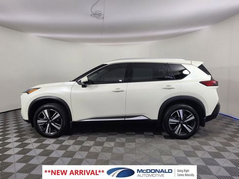 Used 2023 Nissan Rogue Platinum w/ Platinum Premium Package AWD/4WD image 2