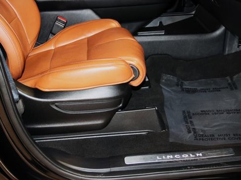 Used 2020 Lincoln Navigator L Reserve w/ Luxury Package image 61