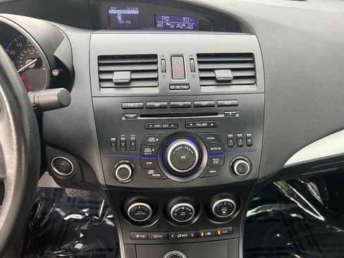 Used 2013 MAZDA MAZDA3 i Touring FWD image 31