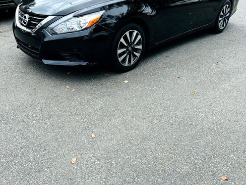 Used 2017 Nissan Altima 2.5 S w/ Power Driver Seat Package image 3
