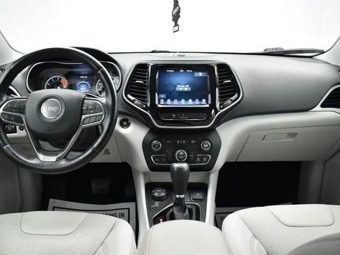 Used 2020 Jeep Cherokee Limited image 19