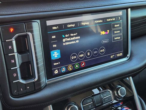 Used 2021 GMC Yukon Denali w/ Denali Premium Package image 23