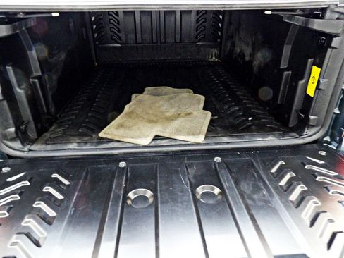 Used 2012 Chevrolet Avalanche LT image 13