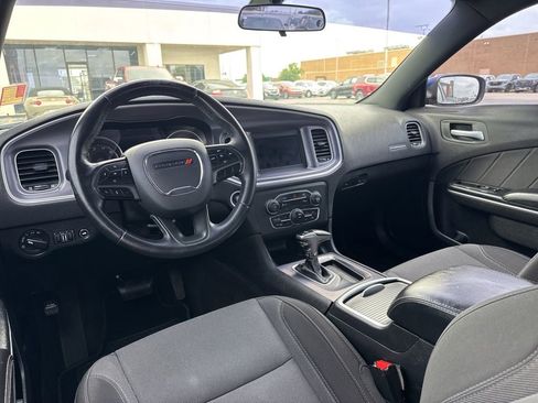 Used 2019 Dodge Charger SXT RWD image 28