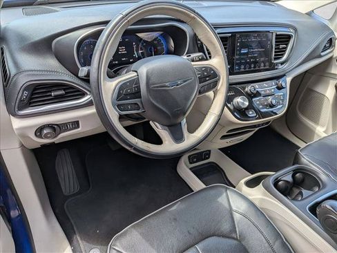 Used 2020 Chrysler Pacifica Limited FWD image 10